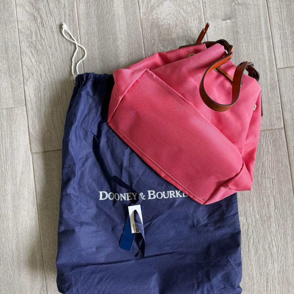 New large Dooney and Bourke pink Bucket bag